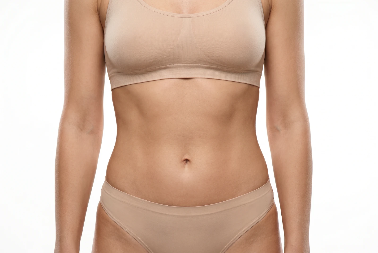 Abdomen plano y firme, resultado de la abdominoplastia