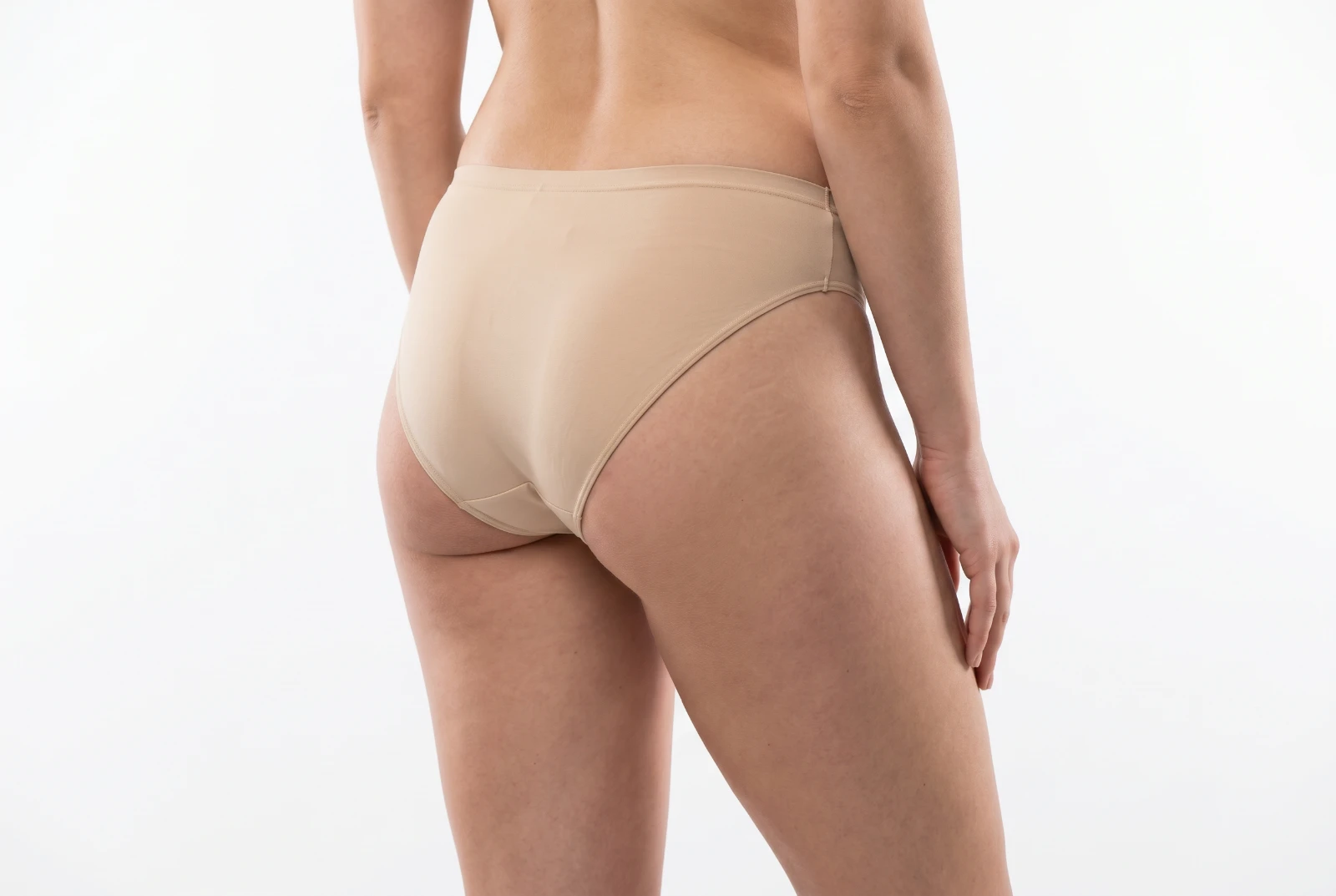 Glúteos planos, candidata a gluteoplastia