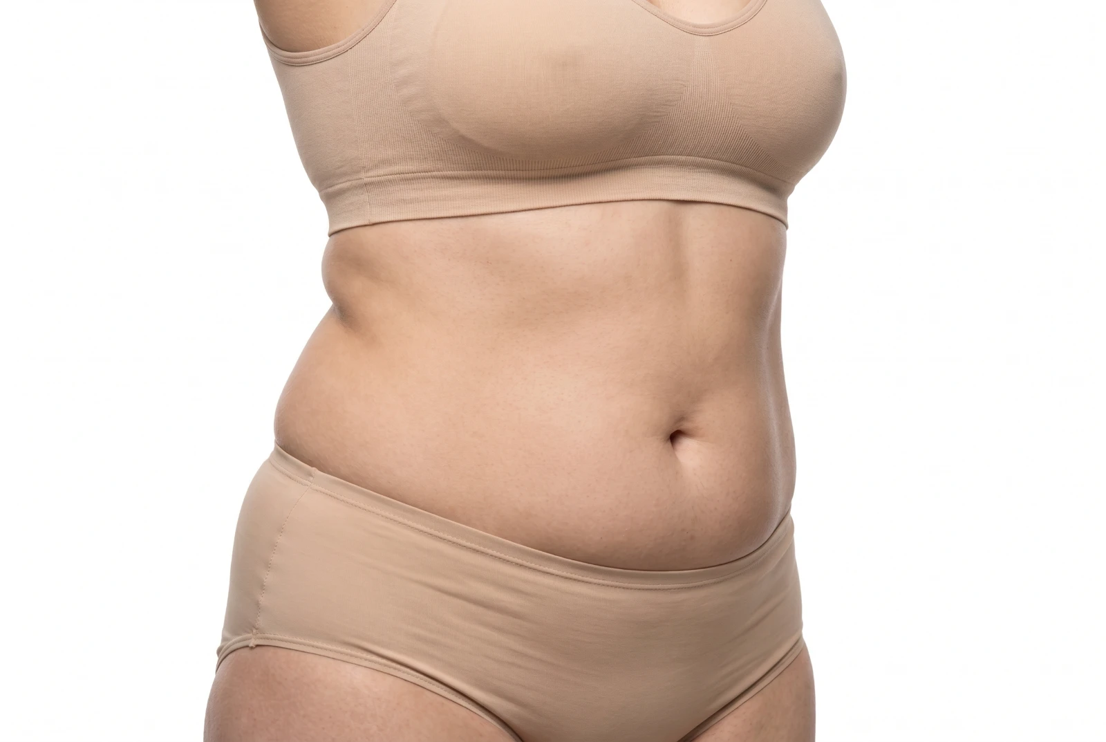 Grasa localizada en cintura y flancos, candidata a liposucción
