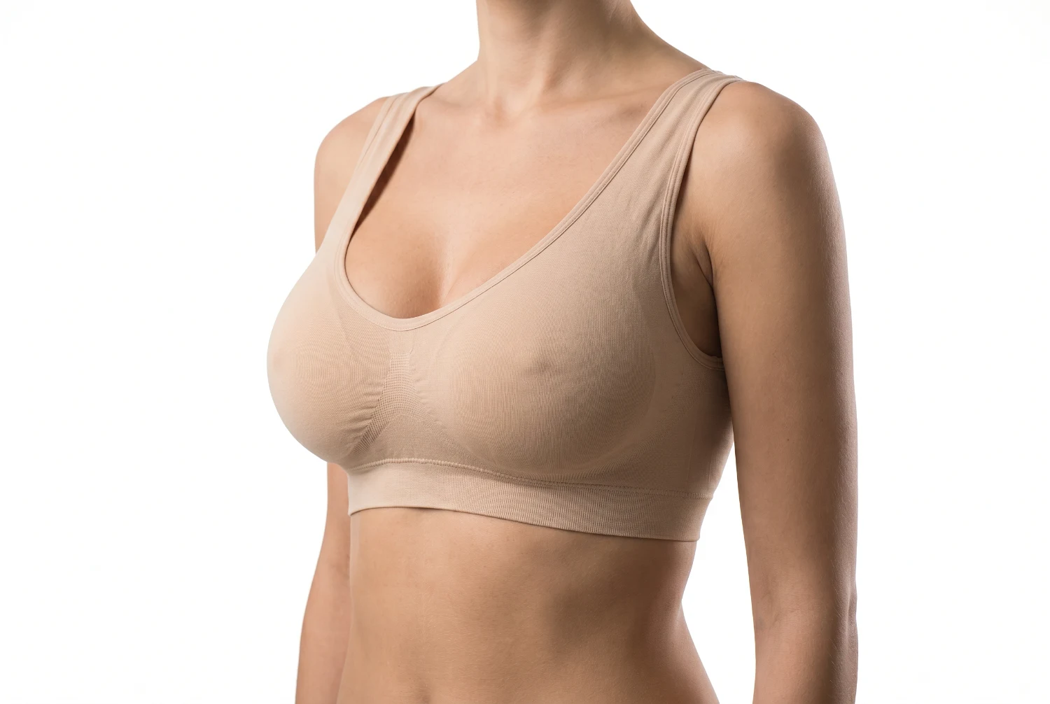 Resultado de mamoplastia, busto definido y armónico